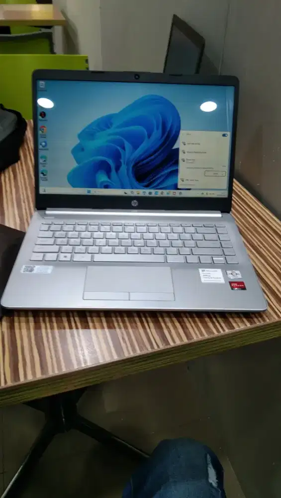 HP athlon Silver N3050 Ram 4GB SSD 512GB