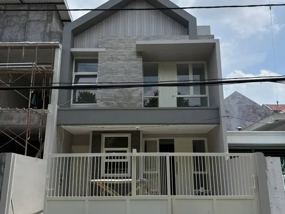 Dijual rumah baru manyar
