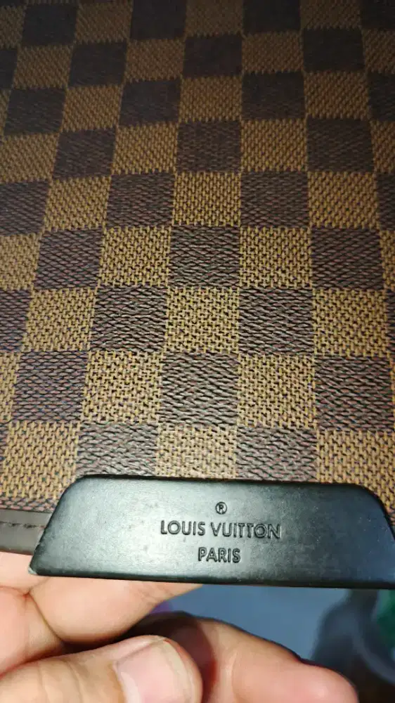 Tas slempang LV full embos