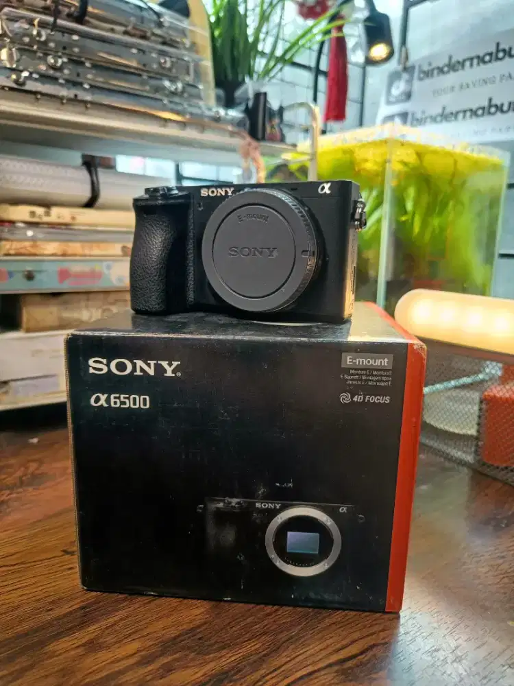 DIJUAL PAKET LENGKAP KAMERA SONY A6500 + 3 LENSA