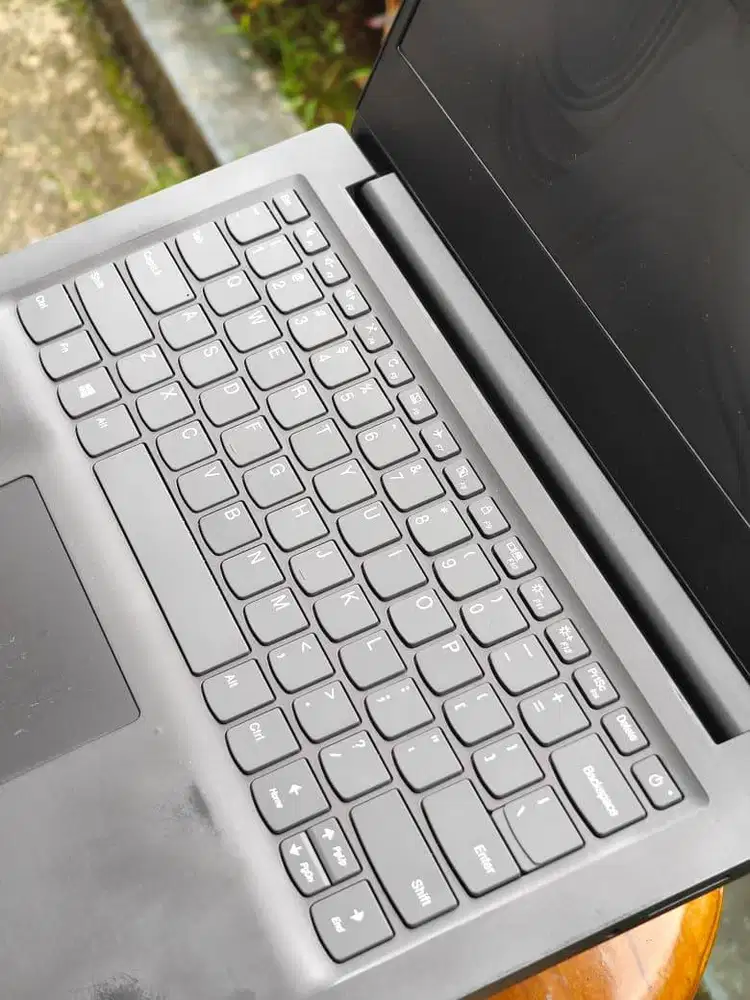 Lenovo IdeaPad V14 Core i3-1005G1 RAM 8GB SSD 256GB Siap COD JABODETAB
