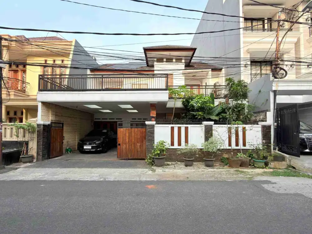 Rumah Mewah 255 m2 di Tebet Timur – Akses Jalan 3 Mobil & Dekat Eco Park!