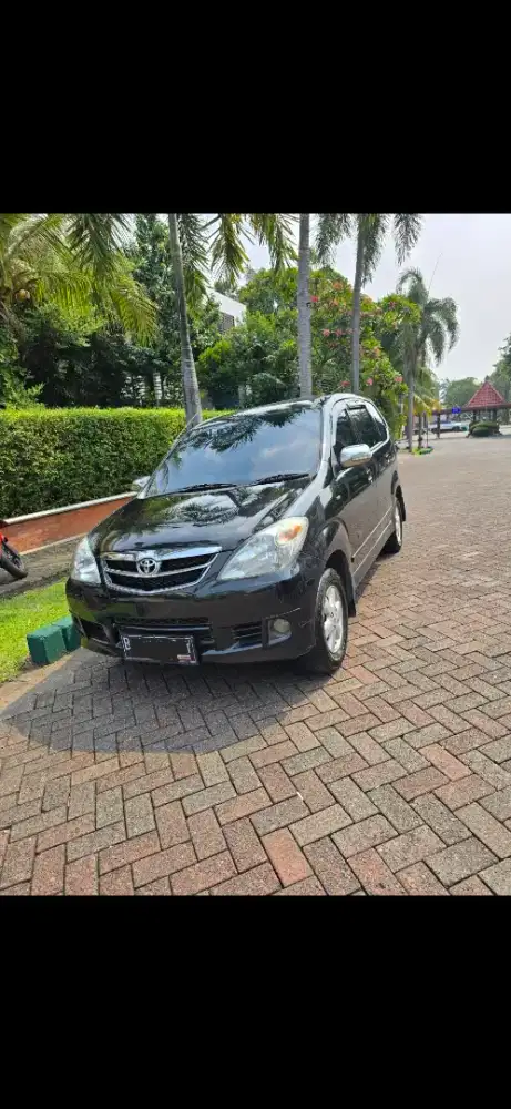 2010 Toyota Avanza G (Black)