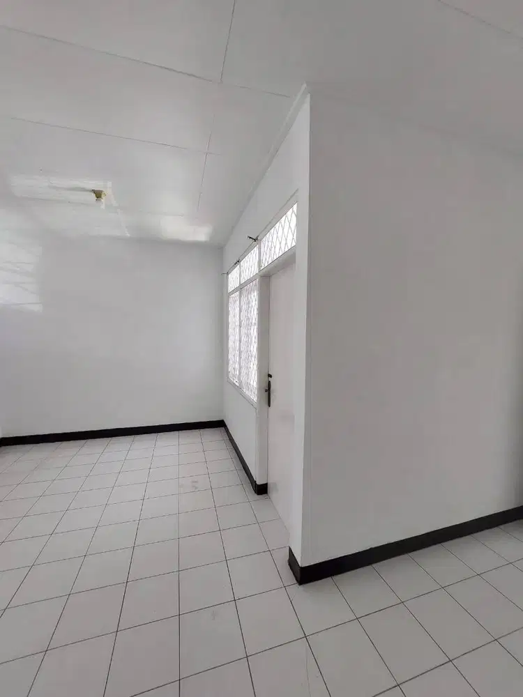 Disewakan Rumah Strategis di Arcamanik Bandung Siap Huni