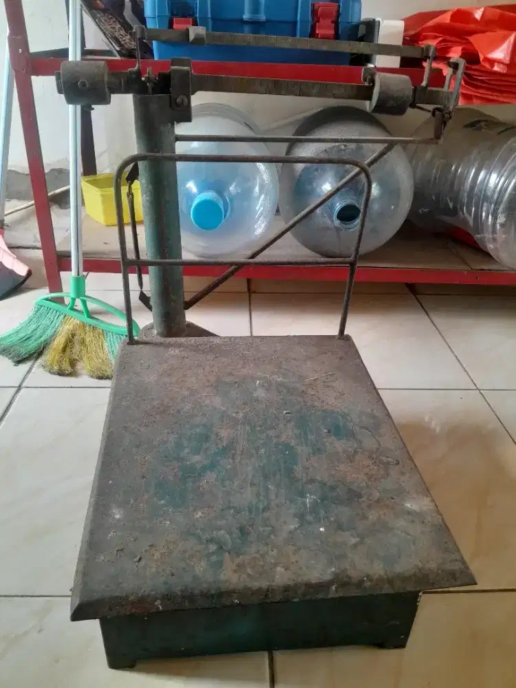 Timbangan duduk jadul