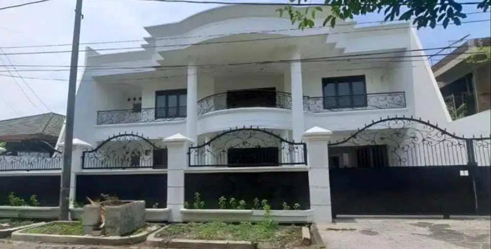 Dijual Lelang Rumah Mewah Classic di Jl Ketintang Baru Surabaya