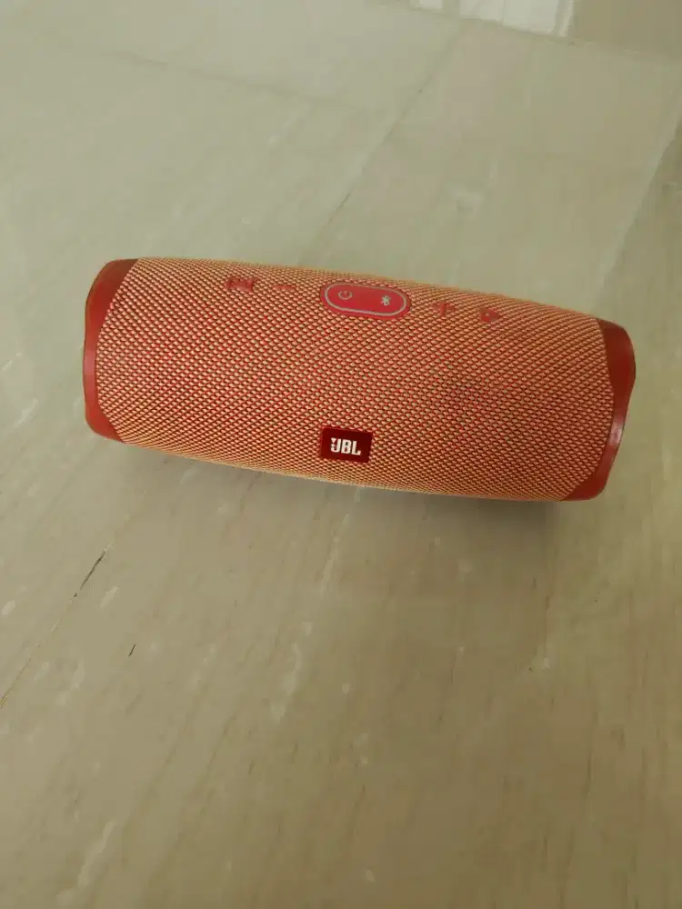 JBL Charge 4 komplit Box