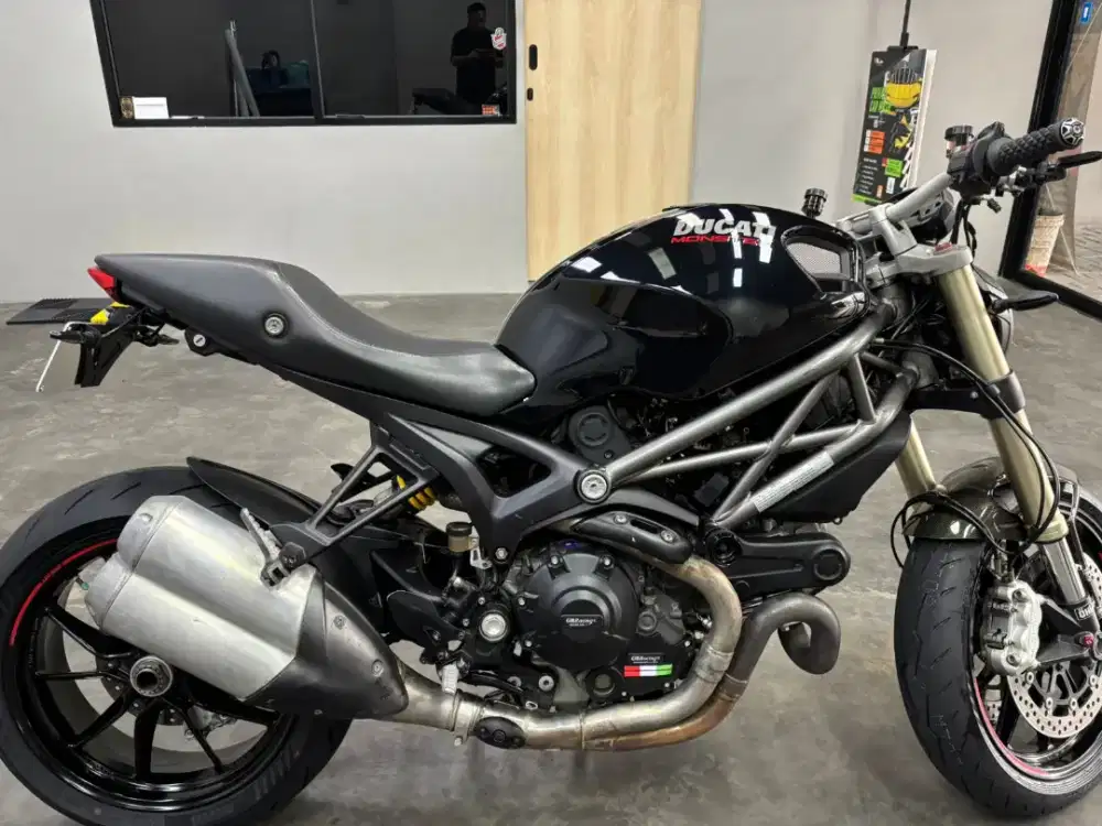 Ducati monster 1100 evo