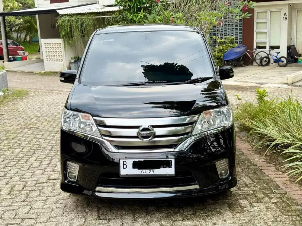 Nissan Serena HWS 2014 AT