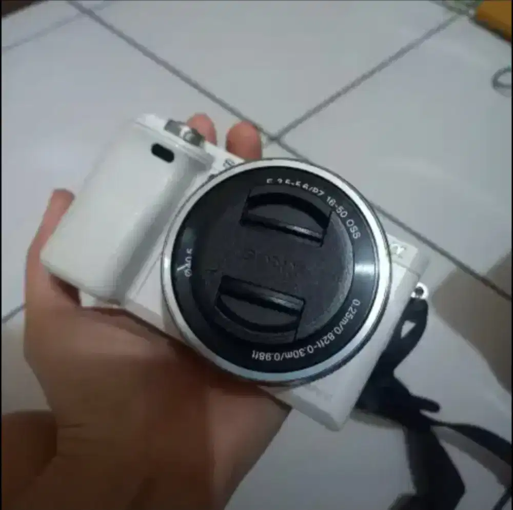 Sony a 6000 kamera dslr  mulus pemakaian pribadi a6000
