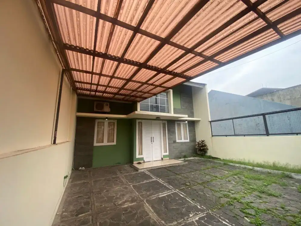 Rumah Arcamanik Endah Perluasan dekat Griya Halaman Belakang Luas Lokasi Strategis