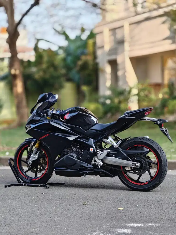 HONDA CBR250RR NON ABS 2019 BLACK FREEDOM KM LOW PAJAK ON SUPER GRESS
