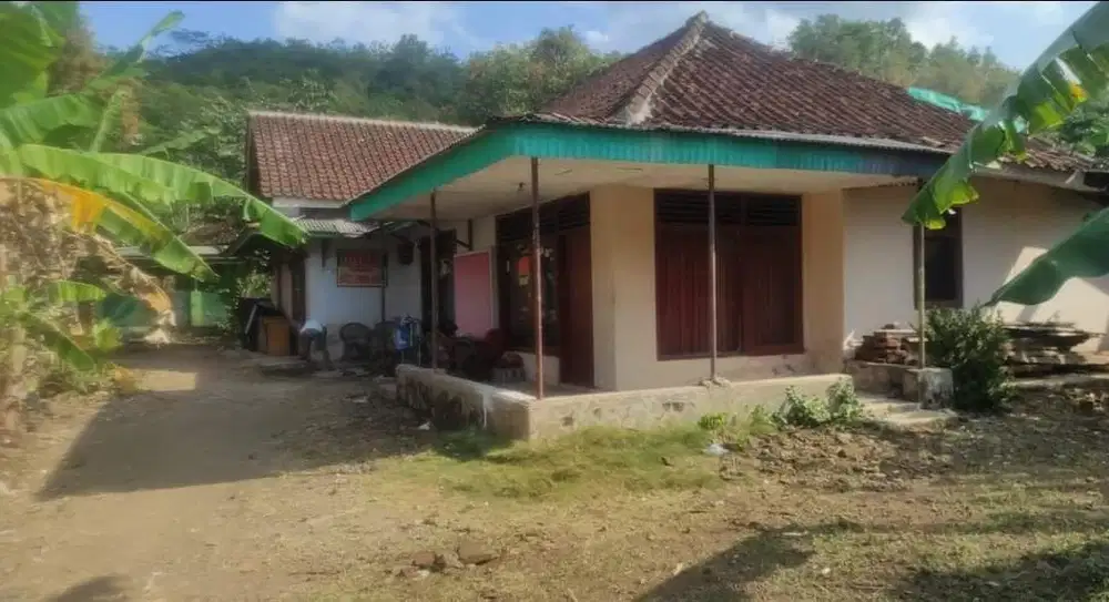 DIJUAL TANAH DAN BANGUNAN