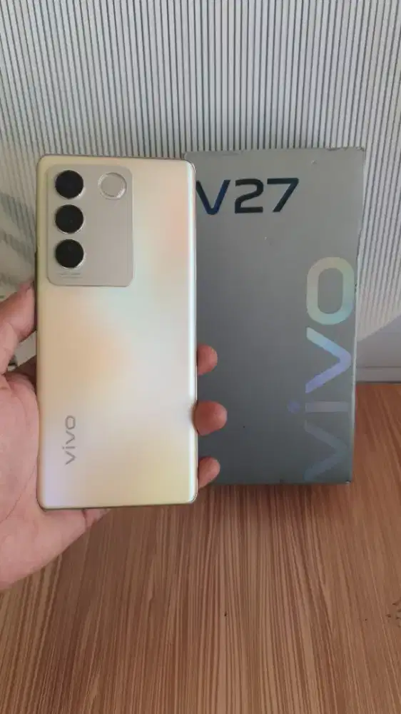 Vivo V27 5G 8/256 Fullset Bisa Cod/Antar