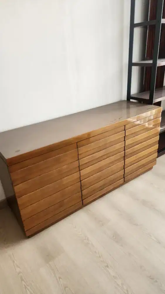 Furniture bekas kondisi sangat baik