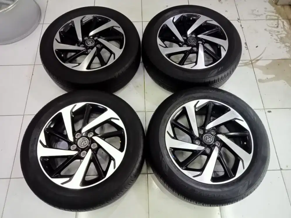 Oem toyota Rush R17 + Dunlop