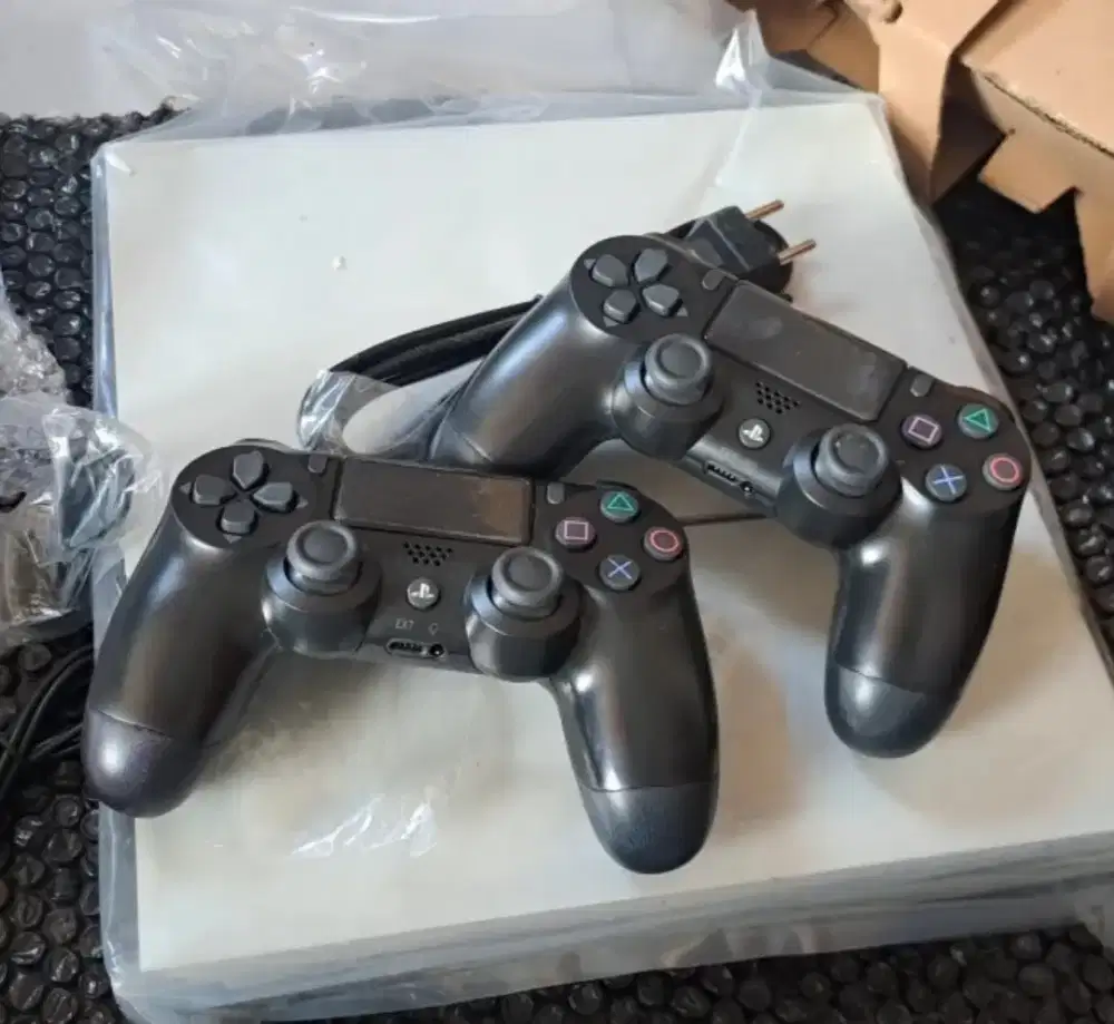 PS4 Putih hen 12, Memory 1Tb full game