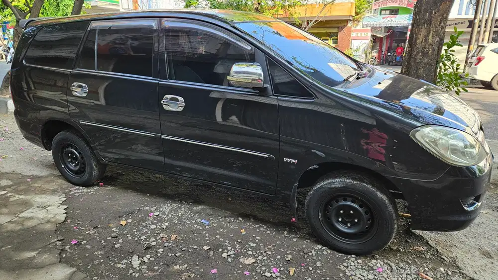 Toyota Kijang Innova 2005 Bensin