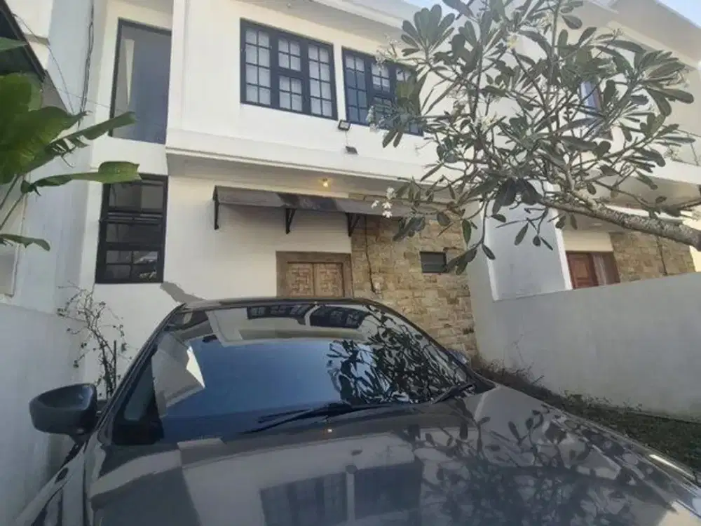 Rumah Mewah Minimalis Dijual di Taman Griya, Jimbaran Area