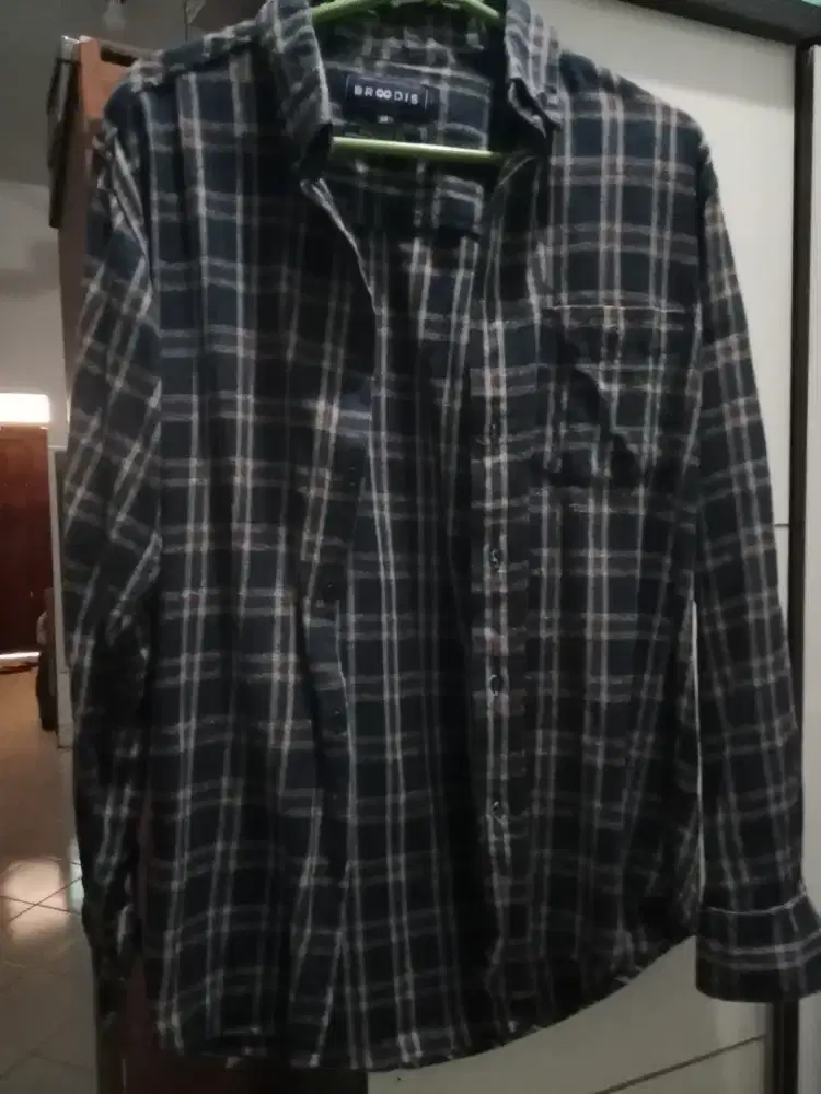 Baju pria merk Broodis