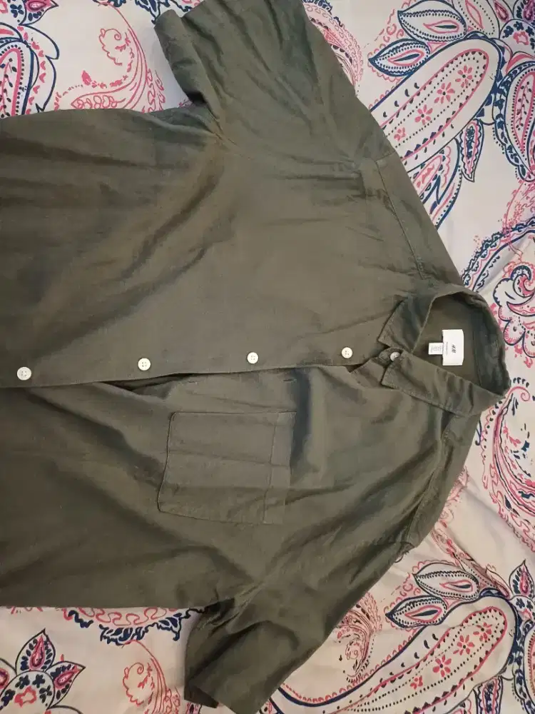 (ORI/REAL) H&M Relaxed Fit Hijau Olive, ukuran L (EUR L / US L)