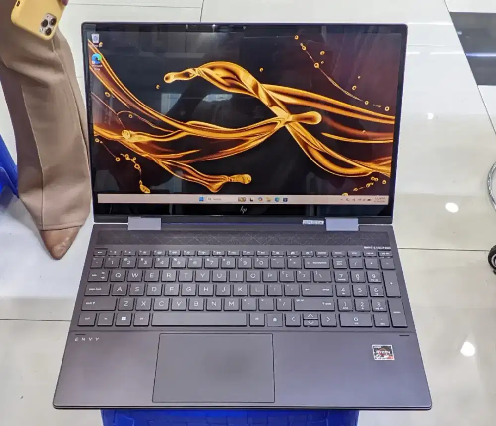 HP Envy X360 Convertible 15 2-1 RAM 8GB SSD 512GB OLED Toucreun