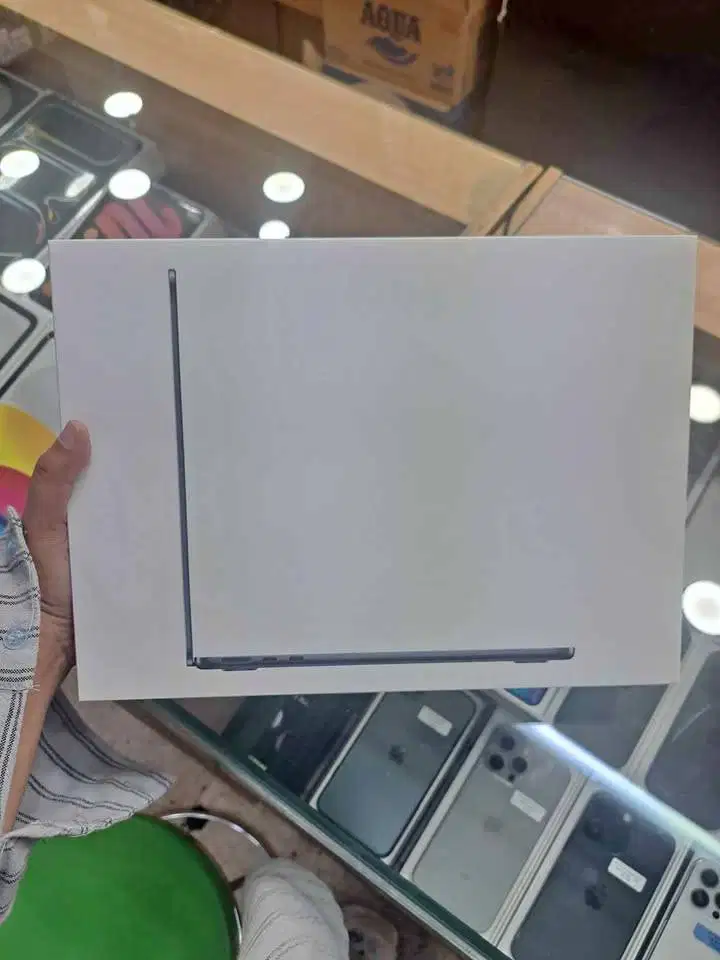 Macbook Air M5 13 Inch 24/1TB SSD Midnight New Segel Garansi IBOX
