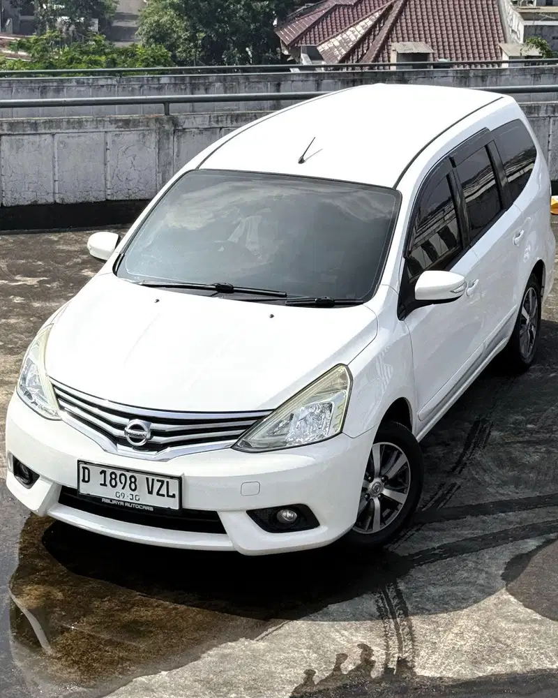 Dp 15jt Nissan Grand Livina Xv At 2017