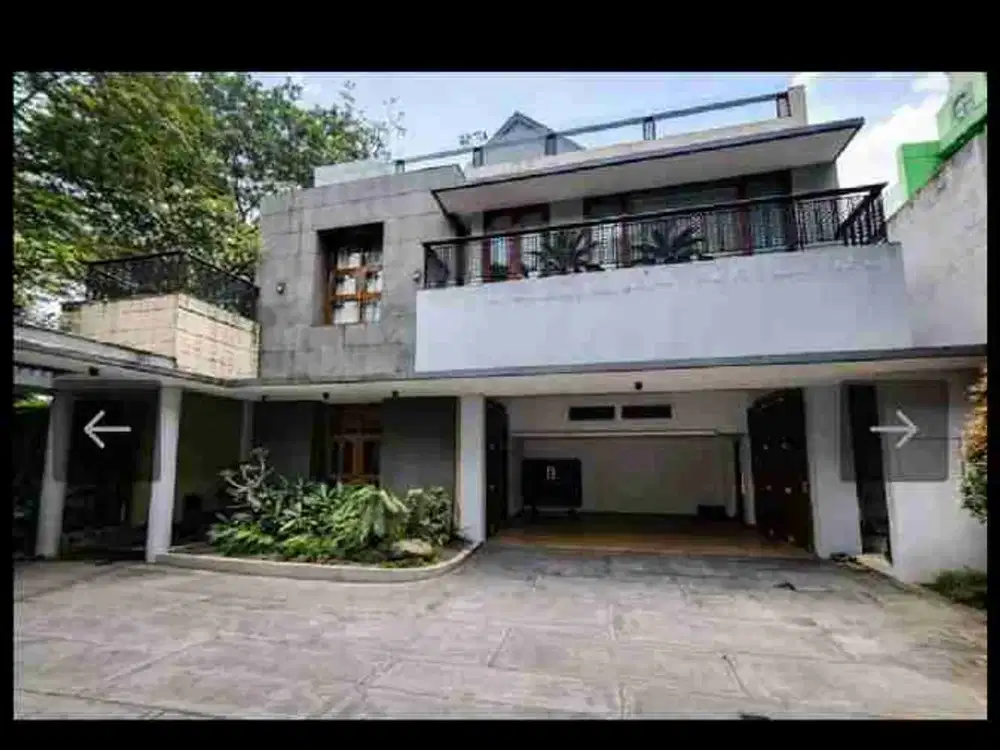 Rumah Bagus di Kawasan Elit Jakarta Selatan - Ada Kolam Renang & Pendopo