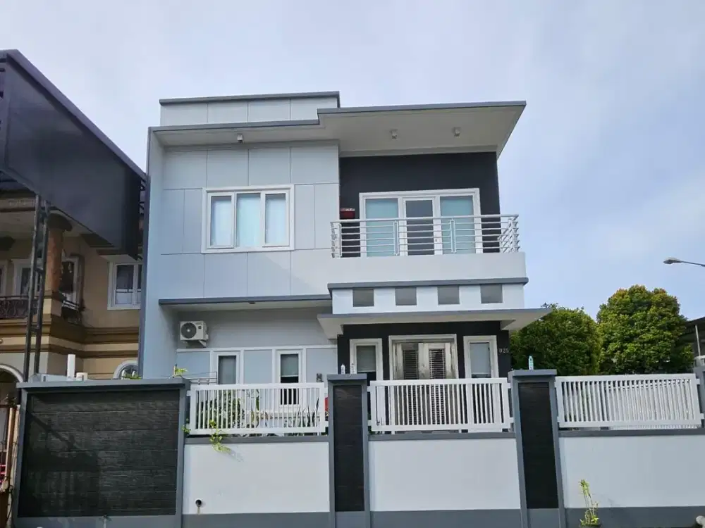 Rumah Bagus Posisi Hook di City Resort, Jakarta Barat