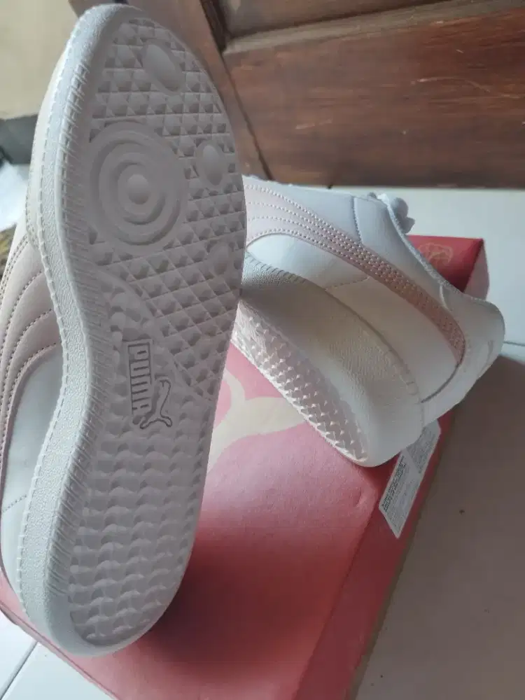 Sepatu wanita Puma 9-T