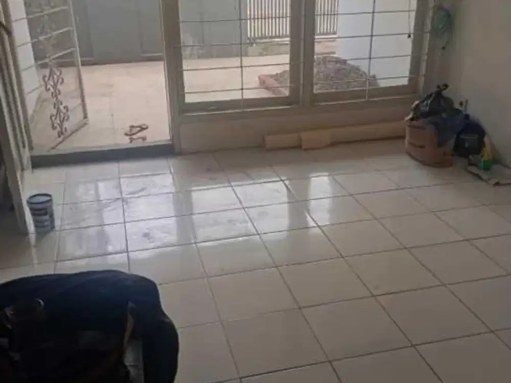 Di Jual Rumah Rumah Tua Lokasi Strategis Pinggir Jalan Raya di Kemanggisan, Jakarta Barat