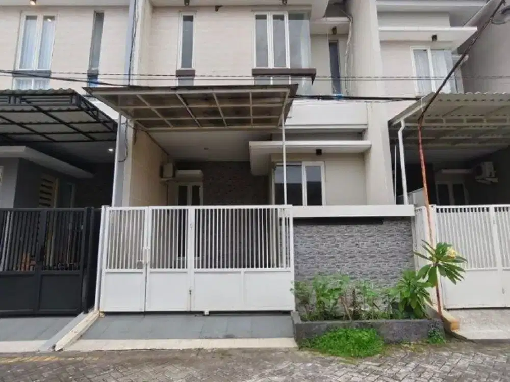 Rumah Wonorungkut Utara  SIAP HUNI, AC 3 UNIT, CANOPY, ROW JALAN 2 MOBIL