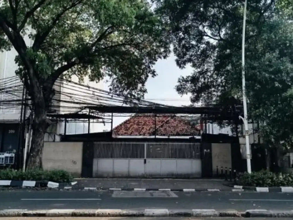 Jual Rumah Tua, Hitung Tanah Lokasi Komersil 200Meter ke Mall Sarinah