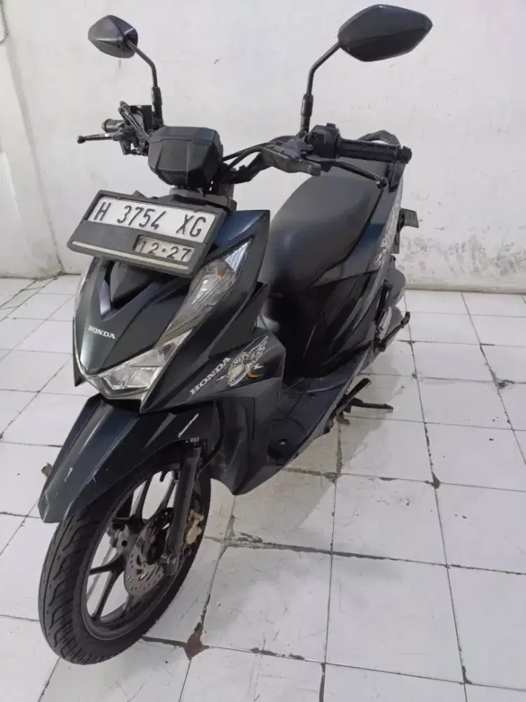 beat street 2022 hitam
