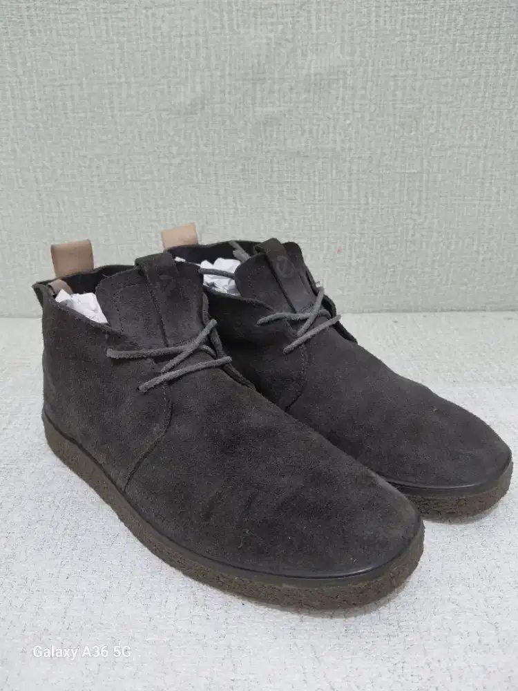 Ecco Crepetray kulit suede abu2
size 41 insole 26 cm