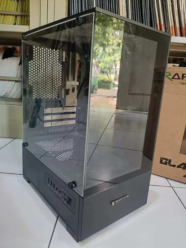 Casing pc raptor glass flow