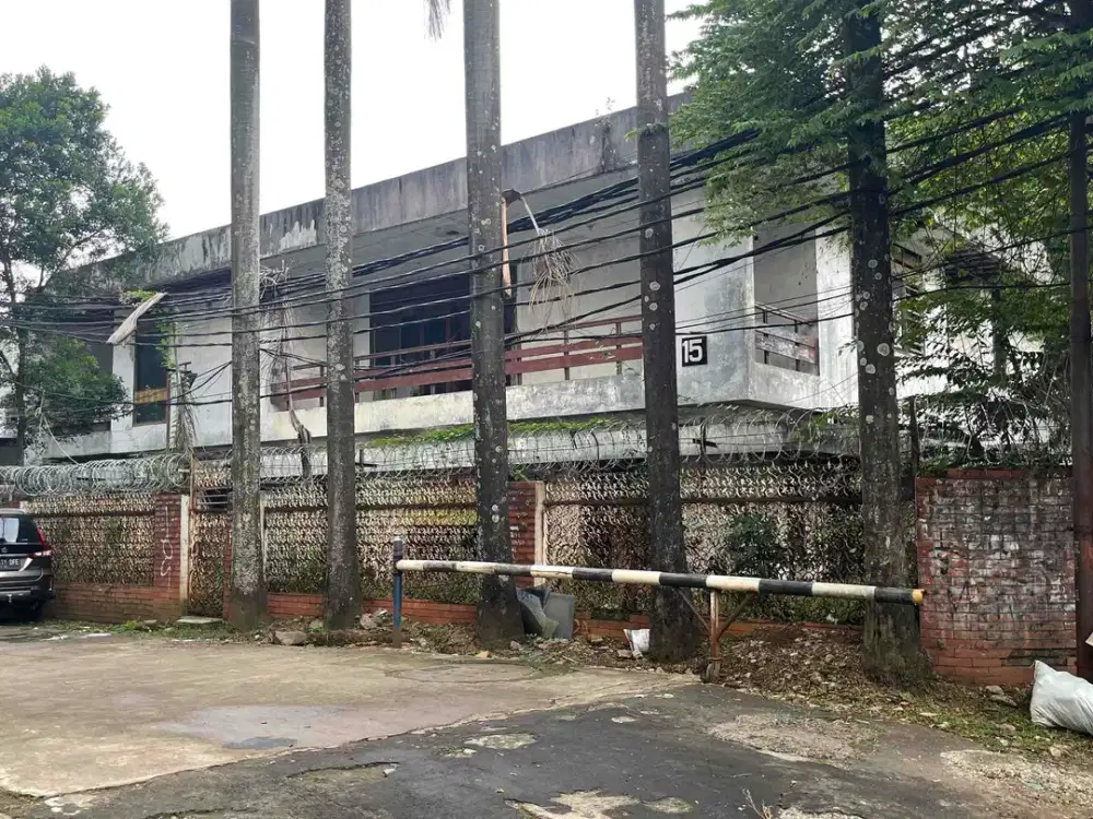 DISEWAKAN! RUMAH HITUNG TANAH COCOK UNTUK LAPANGAN PADEL DI JL WIJAYA TIMUR KEBAYORAN BARU