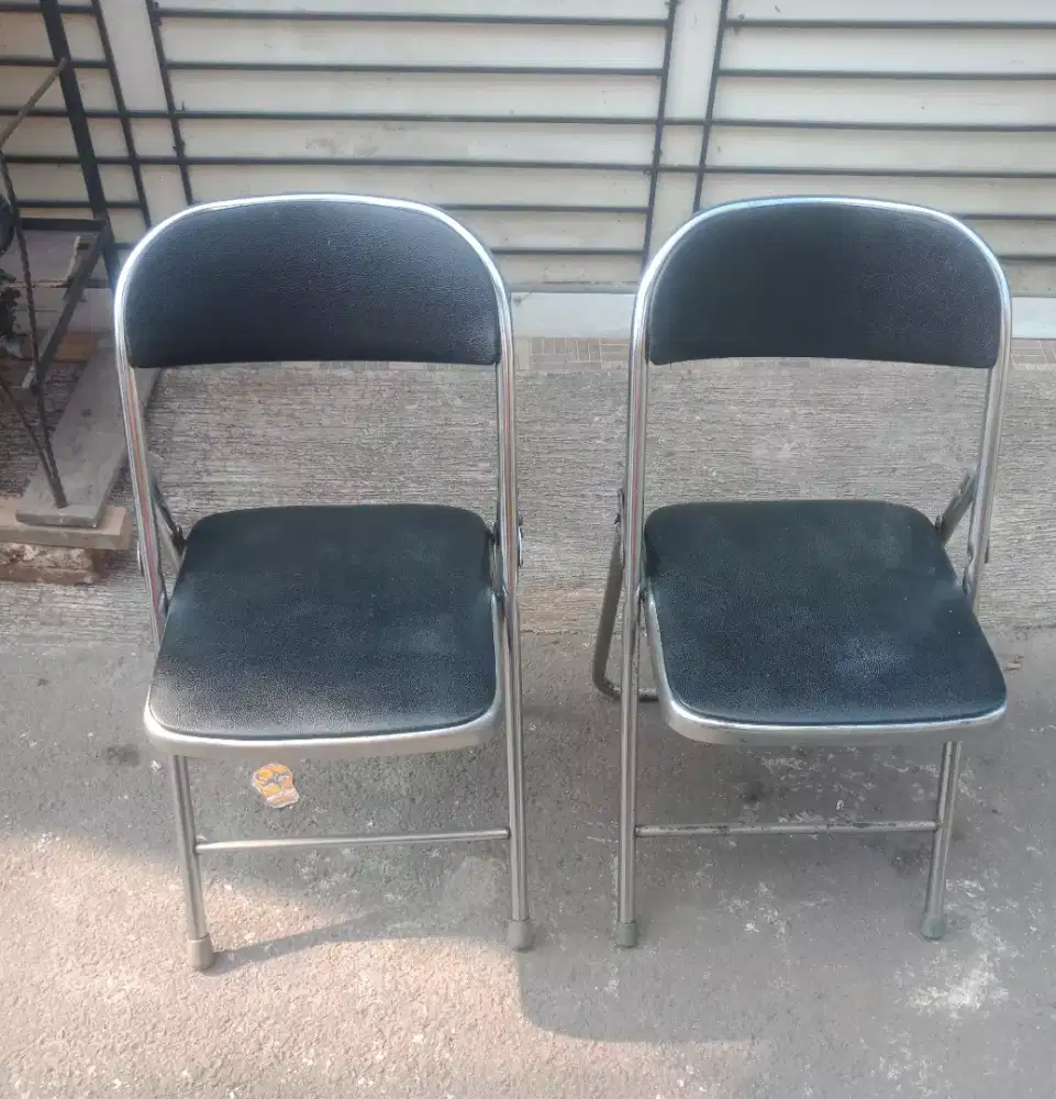 2 Kursi lipat chitose