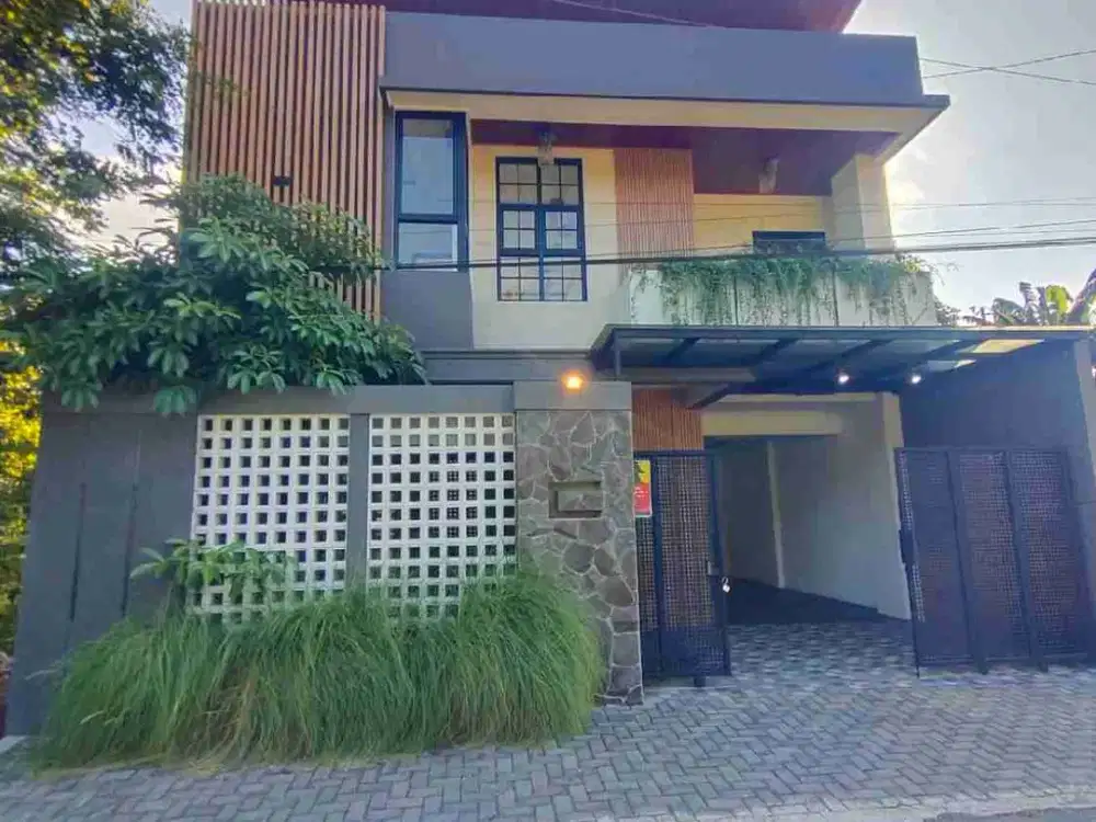 RUMAH MEWAH DI PURWOMARTANI KALASAN SLEMAN DEKAT EXIT TOL JOGJA SOLO
