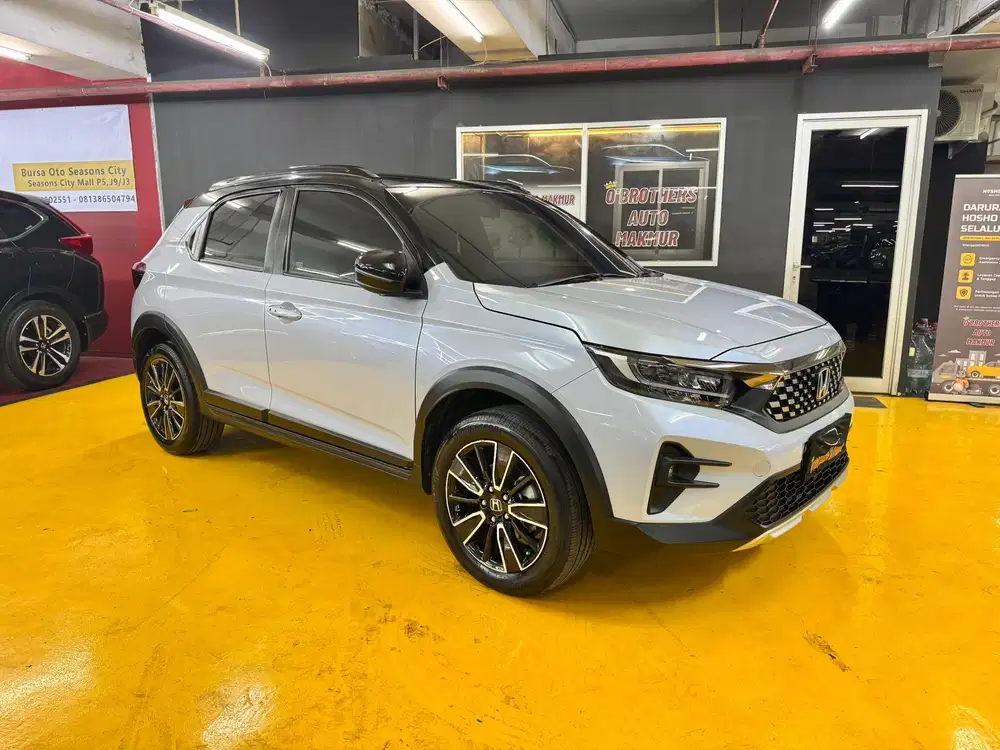 TERMURAH HONDA WRV RS AT MATIC 2023 PUTIH