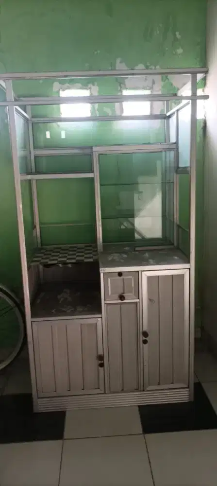 Etalase aluminium