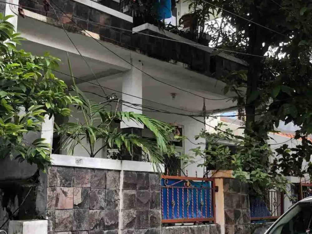 Rumah Kos-Kosan 2 Lantai di Jakarta Timur - Harga Murah & Strategis