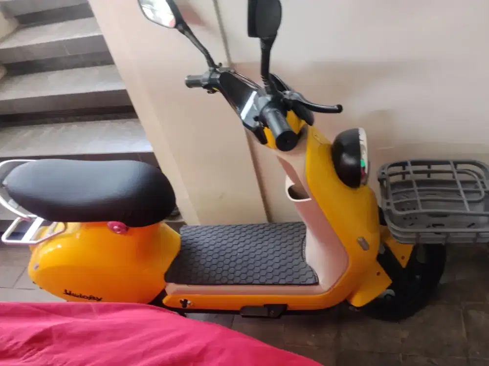 Sepeda listrik uwinfly r8s masih kayak baru
