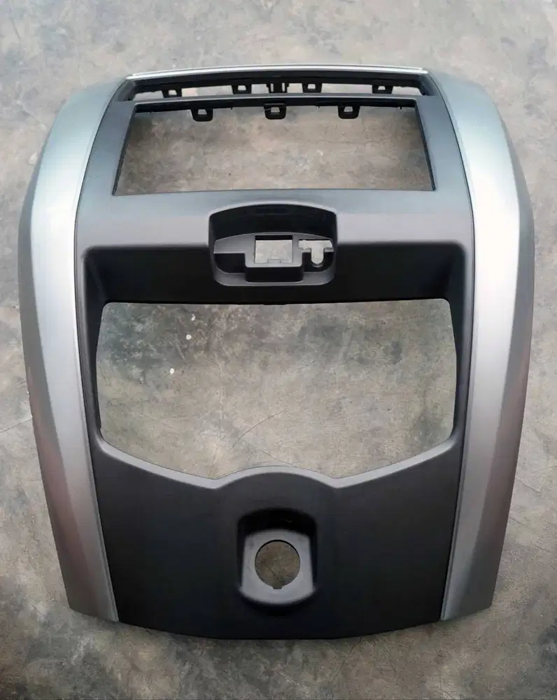 Frame dashboard audio Nissan Livina X-Gear 2013