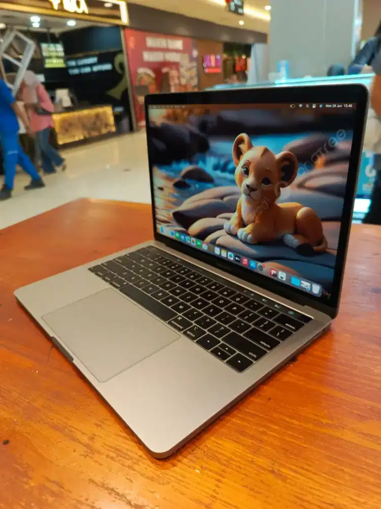 Macbook Pro Retina 13 inch 2018 touchbar