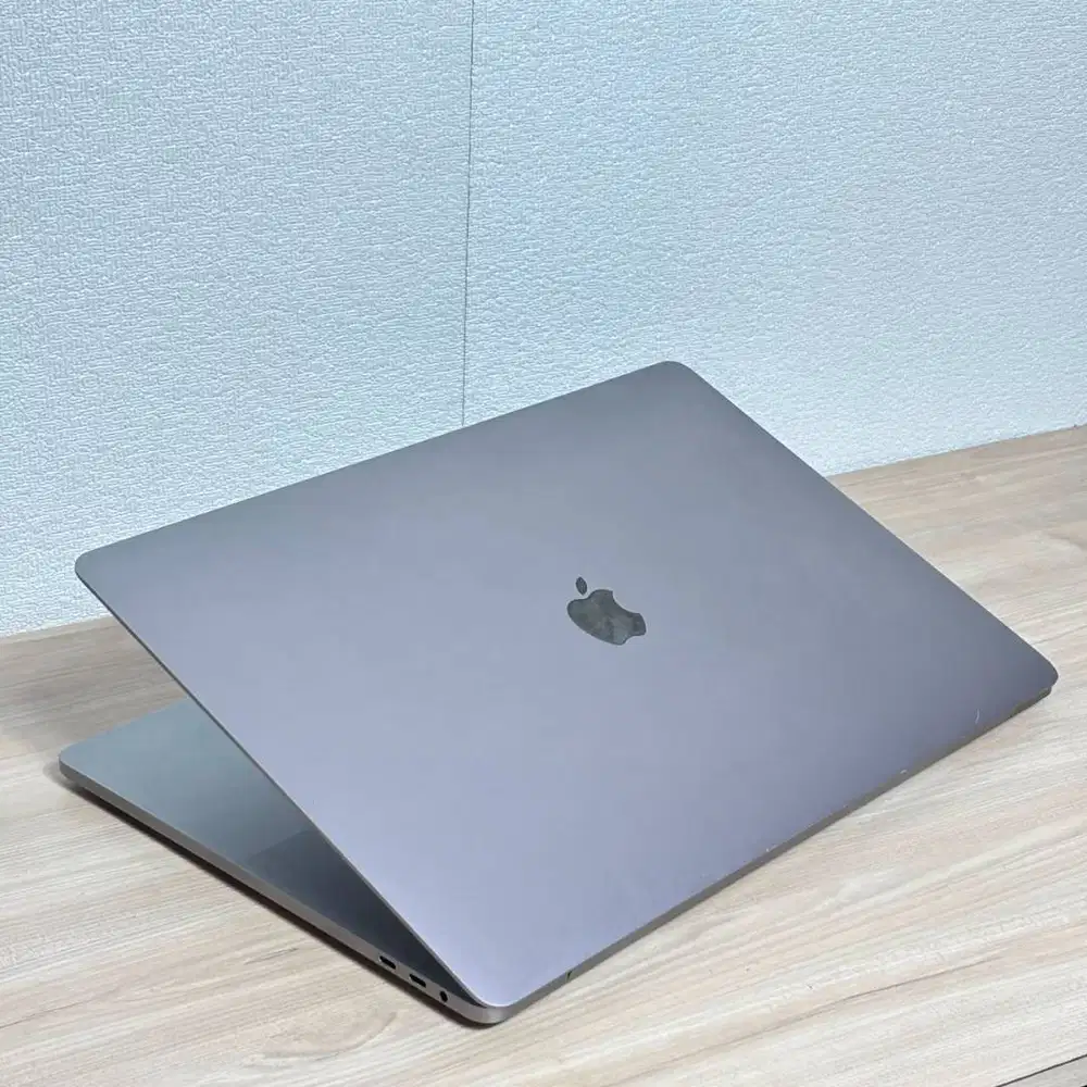 PROMO MacBook Pro 2019 Core i7 16'' RAM 16GB//512GB Dual VGA Siap Paka