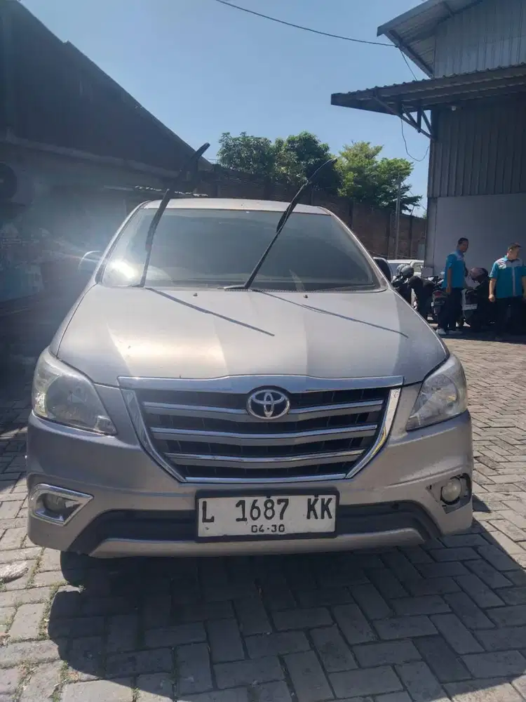 KIJANG INNOVA 2.5 V SOLAR AT