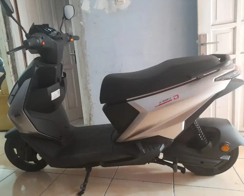 SEPEDA LISTRIK UWINFLY D66B GOLD