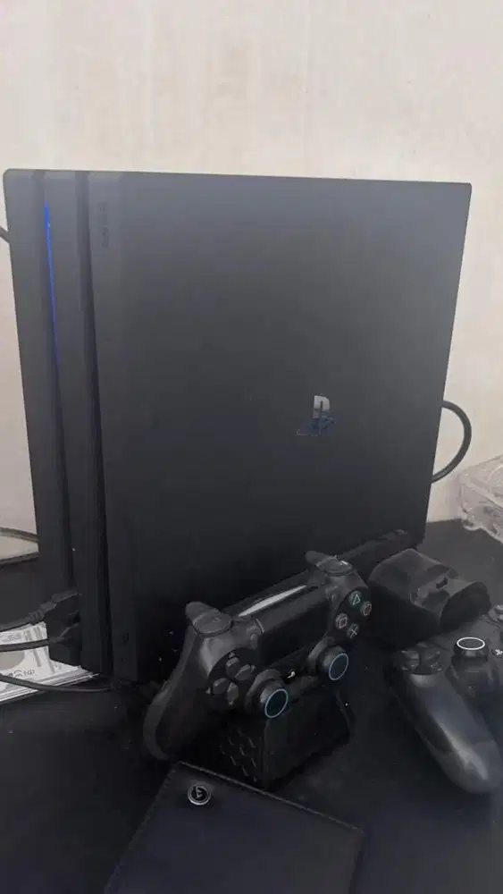 PS 4 Pro 1TB ori